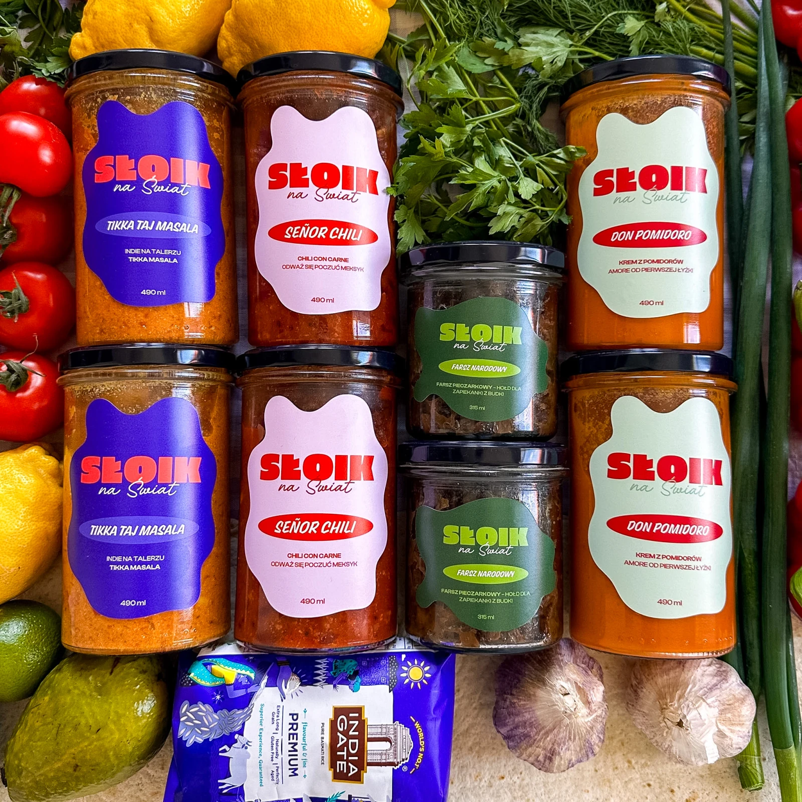 Gotowe zdrowe dania w sloikach: krem pomidorowy, chilli con carne, tikka masala, farsz pieczarkowy, ryż basmati z Indii.