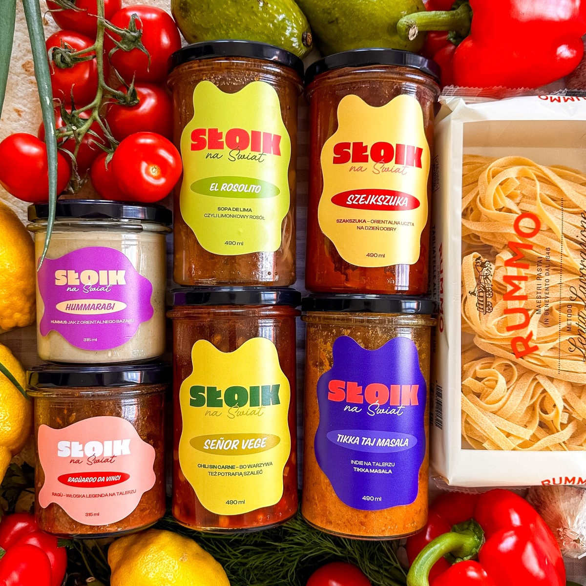 Gotowe zdrowe dania w sloikach: hummus, ragu, rosół meksykański, chilli sin carne, tikka masala, szakszuka, włoski makaron Rummo.